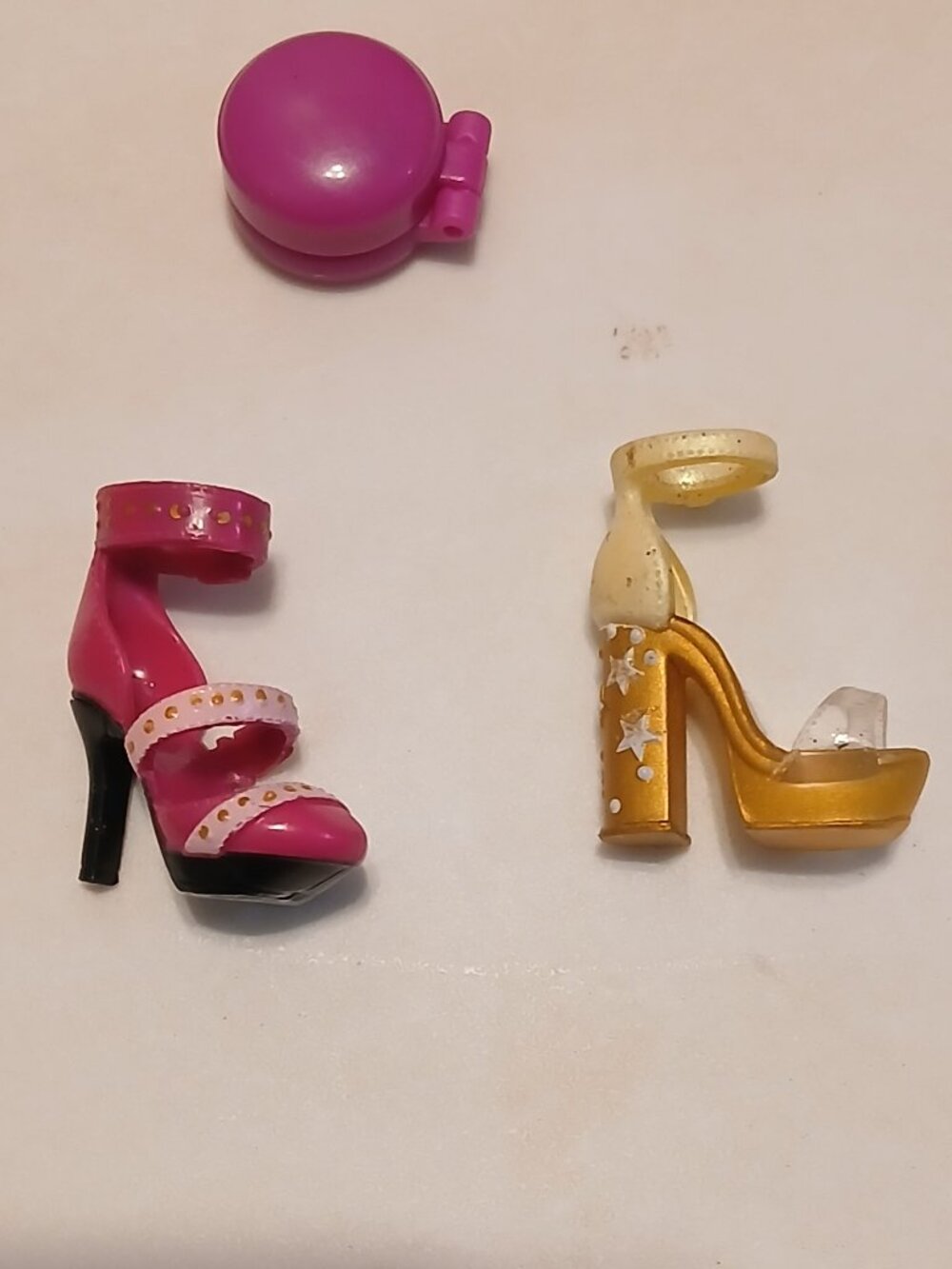 Rainbow High replacement shoes and mirrored compact